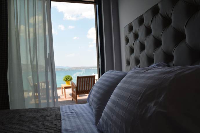 Imagen de la habitación del Hotel Aianteion Bay Luxury and Suites. Foto 6