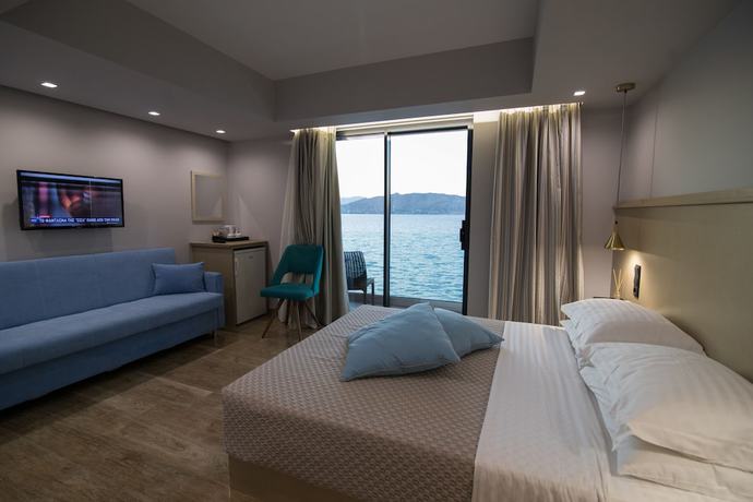 Imagen de la habitación del Hotel Aianteion Bay Luxury and Suites. Foto 7