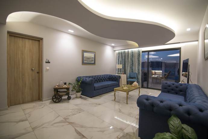 Imagen de los interiores del Hotel Aianteion Bay Luxury and Suites. Foto 18