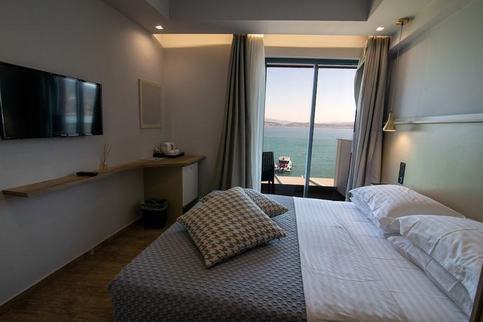 Imagen de la habitación del Hotel Aianteion Bay Luxury and Suites. Foto 13