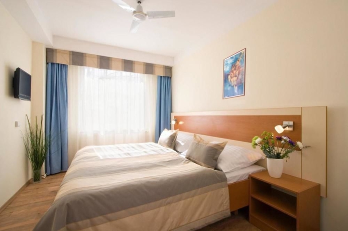 Imagen de los exteriores del Hotel Aida, Praga. Foto 10