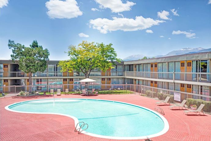 Imagen de la piscina del Hotel Aiden By Best Western South Reno. Foto 16