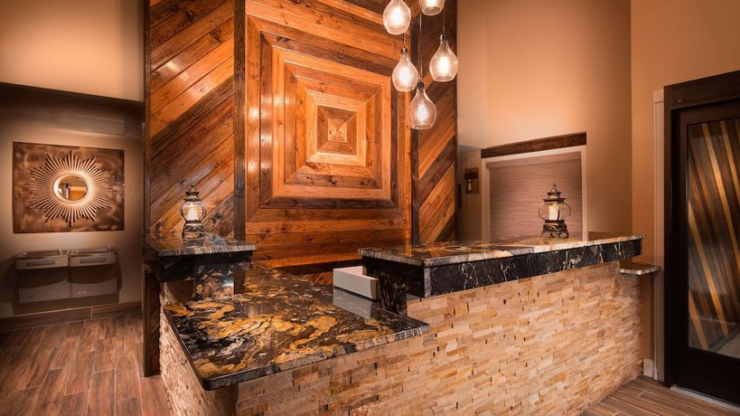 Imagen de los interiores del Hotel Aiden By Best Western @ Warm Springs and Event Center. Foto 17