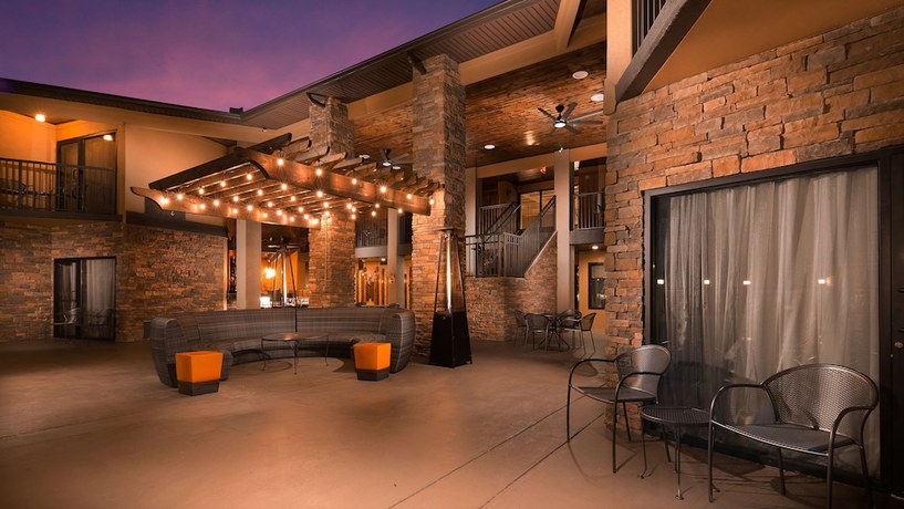 Imagen de los interiores del Hotel Aiden By Best Western @ Warm Springs and Event Center. Foto 20