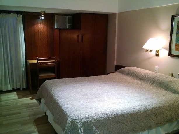 Imagen de la habitación del Hotel Aiello. Foto 10