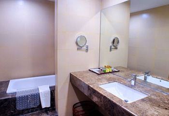 Imagen de los interiores del Hotel Aifa. Foto 10