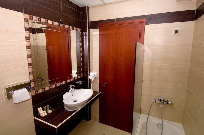 Imagen general del Hotel Aiges Melathron. Foto 5