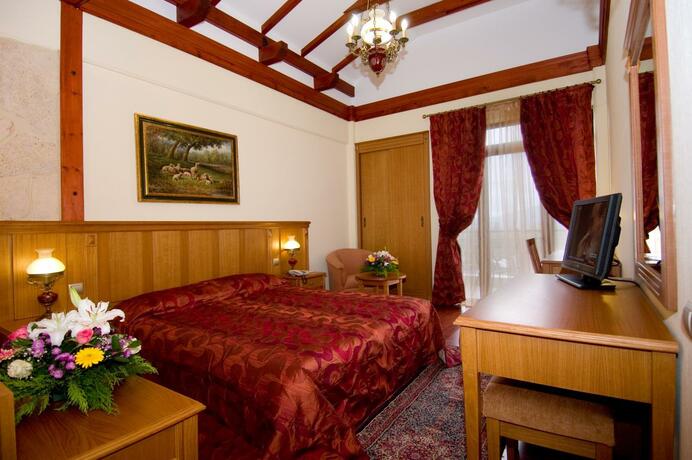 Imagen general del Hotel Aiges Melathron. Foto 25