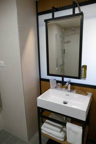 Imagen de la habitación del Hotel Aigle D'or. Foto 8