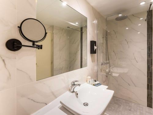 Imagen de la habitación del Hotel Aigle Noir Fontainebleau Mgallery. Foto 18