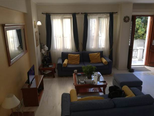 Imagen de la habitación del Hotel Aigli Syros. Foto 3