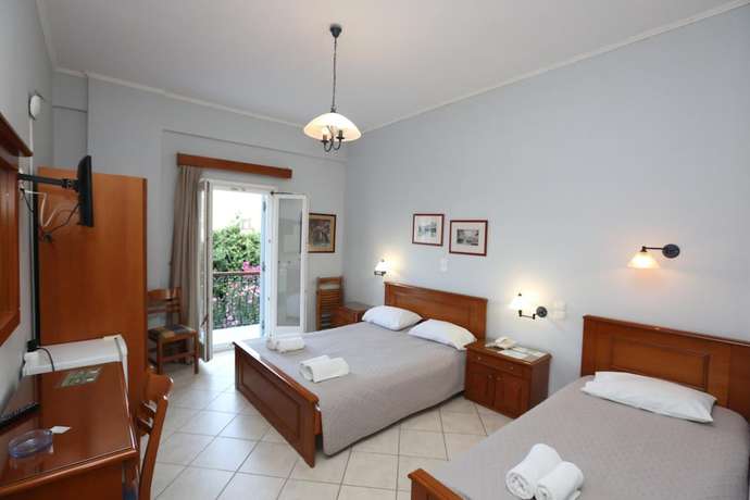 Imagen de la habitación del Hotel Aigli Syros. Foto 7