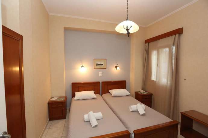 Imagen de la habitación del Hotel Aigli Syros. Foto 9
