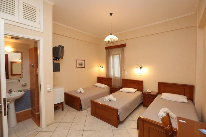 Imagen de la habitación del Hotel Aigli Syros. Foto 14