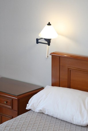 Imagen de la habitación del Hotel Aigli Syros. Foto 17