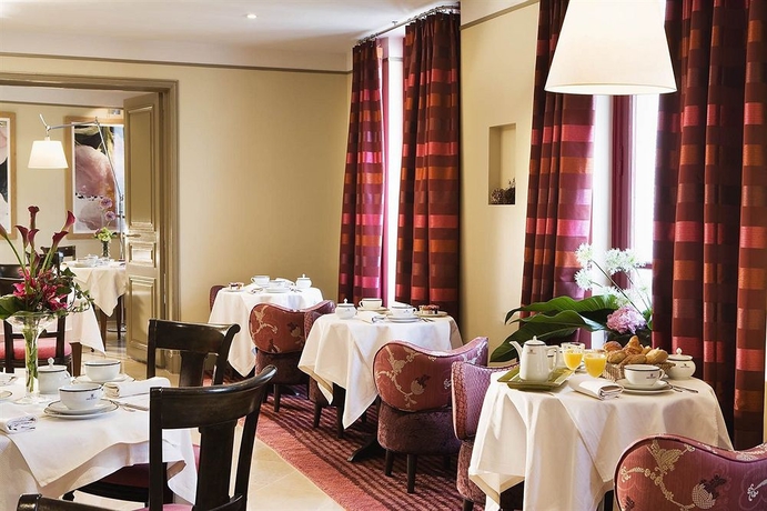 Imagen del bar/restaurante del Hotel Aiglon. Foto 3