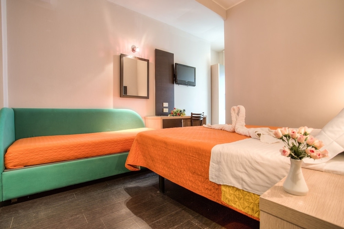 Imagen de la habitación del Hotel Aiglon, Rimini. Foto 3