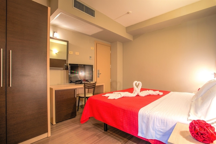 Imagen de la habitación del Hotel Aiglon, Rimini. Foto 7