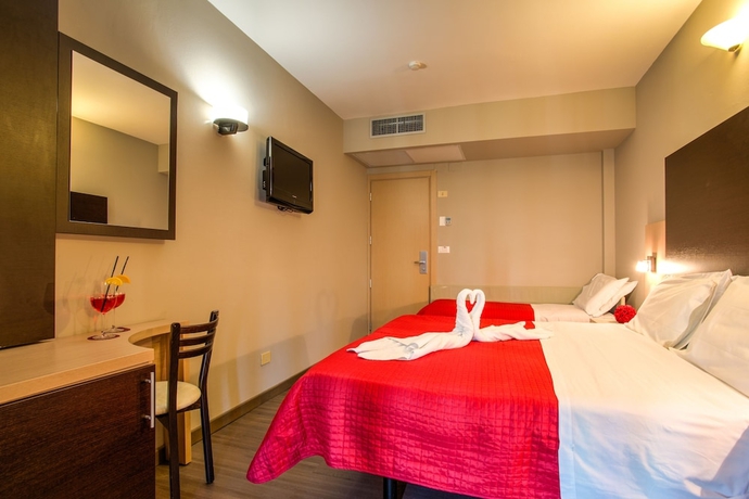 Imagen de la habitación del Hotel Aiglon, Rimini. Foto 12
