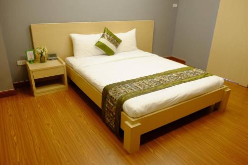 Imagen de la habitación del Hotel Aileen. Foto 18