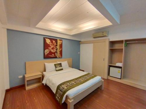 Imagen de la habitación del Hotel Aileen. Foto 19