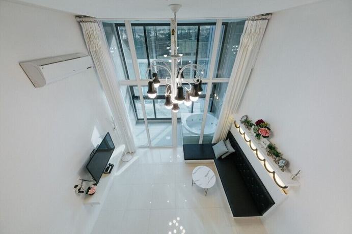 Imagen de la habitación del Hotel Aileen Pension. Foto 3