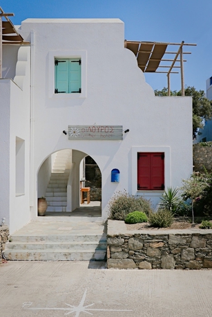 Imagen de los exteriores del Hotel Ailouros summer hotel. Foto 15