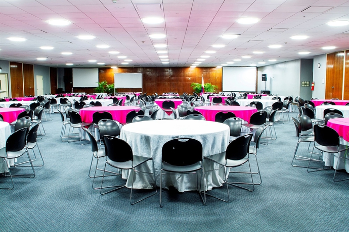 Imagen de los interiores del Hotel Aim Conference Center Manila. Foto 11