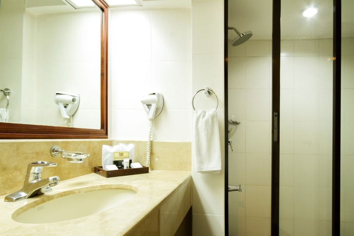 Imagen de la habitación del Hotel Aim Conference Center Manila. Foto 4