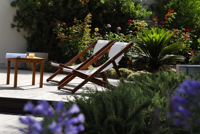 Imagen de la piscina del Hotel Aimia. Foto 12