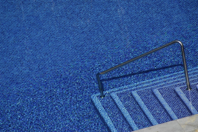 Imagen de la piscina del Hotel Aimia. Foto 13