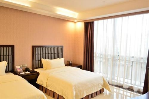 Imagen de la habitación del Hotel Aimoer. Foto 8
