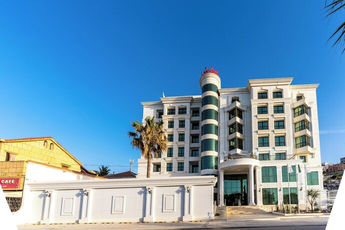 Imagen general del Hotel Ain Benian. Foto 2