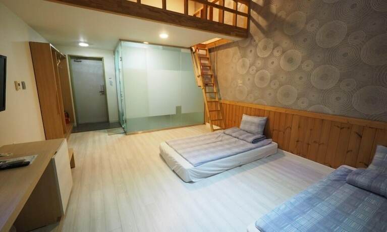 Imagen de la habitación del Hotel Ain People. Foto 6