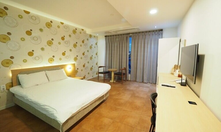 Imagen de la habitación del Hotel Ain People. Foto 13