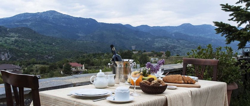 Imagen del bar/restaurante del Hotel Aiora Luxury Suites. Foto 2