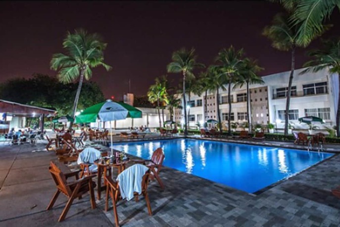 Imagen de la piscina del Hotel Aipana Plaza. Foto 19
