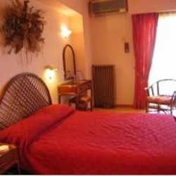 Imagen general del Hotel Aiport Les Amis. Foto 4