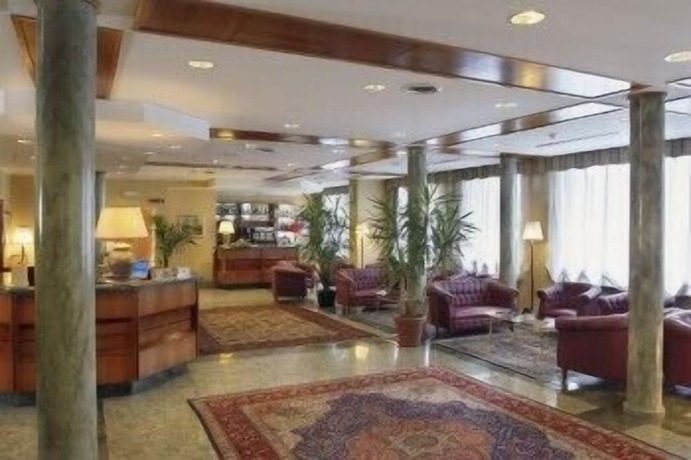 Imagen de los interiores del Hotel Air Palace. Foto 13