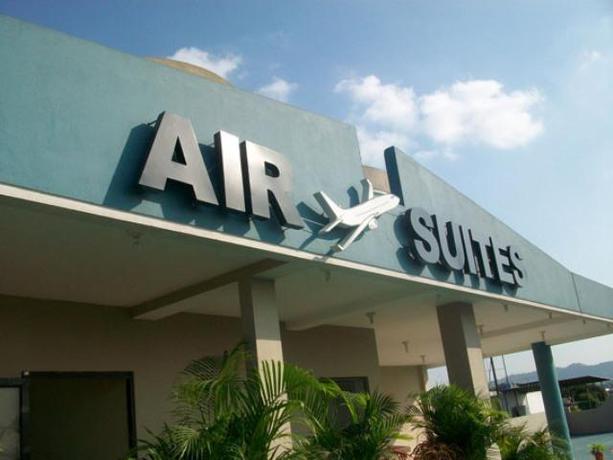 Imagen de los exteriores del Hotel Air Suites. Foto 7
