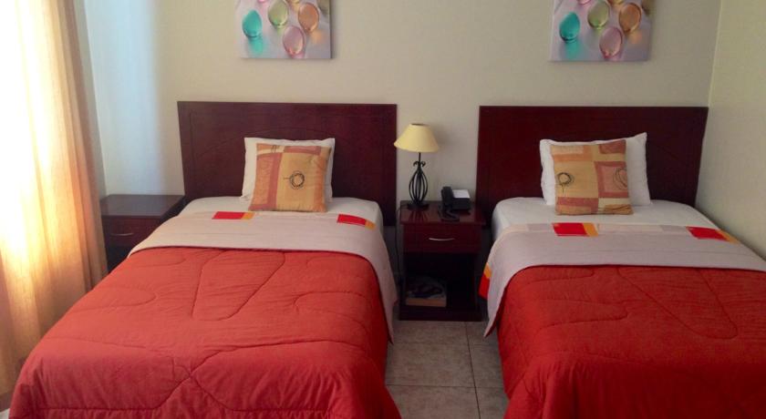 Imagen de la habitación del Hotel Air Suites. Foto 4