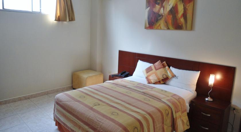 Imagen de la habitación del Hotel Air Suites. Foto 5