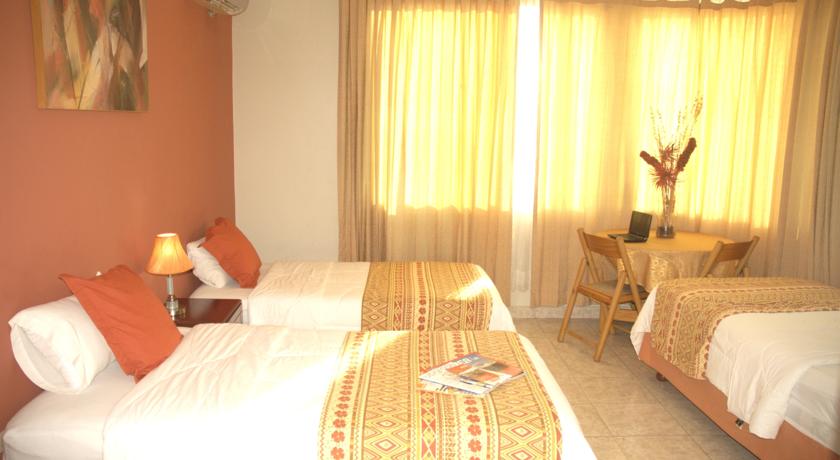 Imagen de la habitación del Hotel Air Suites. Foto 6