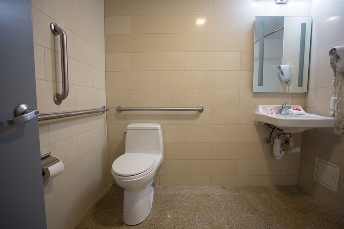 Imagen de la habitación del Hotel AirTrain Plaza Hotel JFK Airport. Foto 10