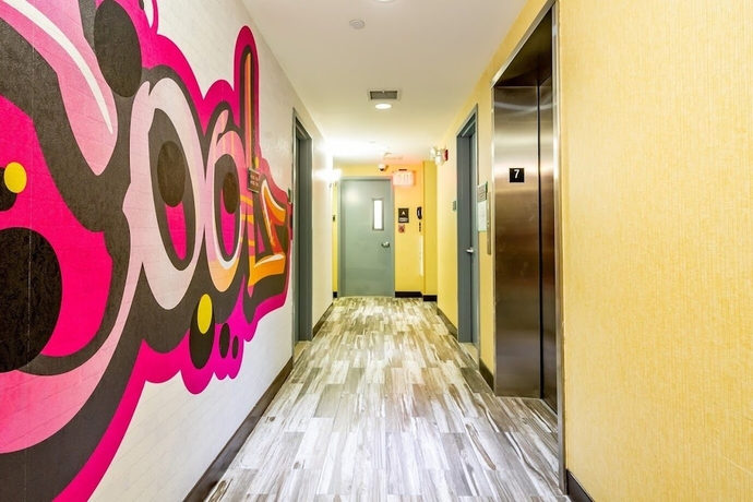 Imagen de los interiores del Hotel AirTrain Plaza Hotel JFK Airport. Foto 14