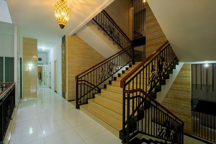 Imagen de los interiores del Hotel Aira Rooms Anggrek Serat Bsd. Foto 16
