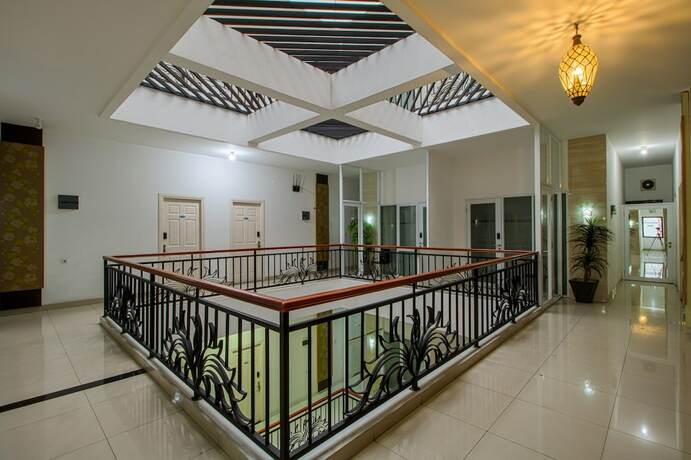 Imagen de los interiores del Hotel Aira Rooms Anggrek Serat Bsd. Foto 20