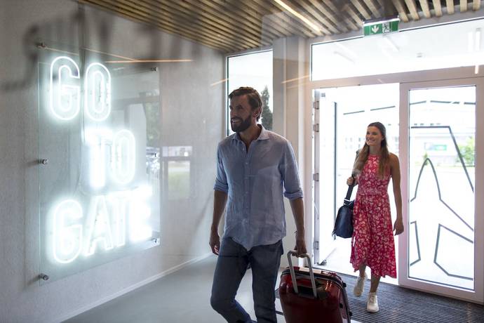 Imagen de los interiores del Hotel Airbase. Foto 15