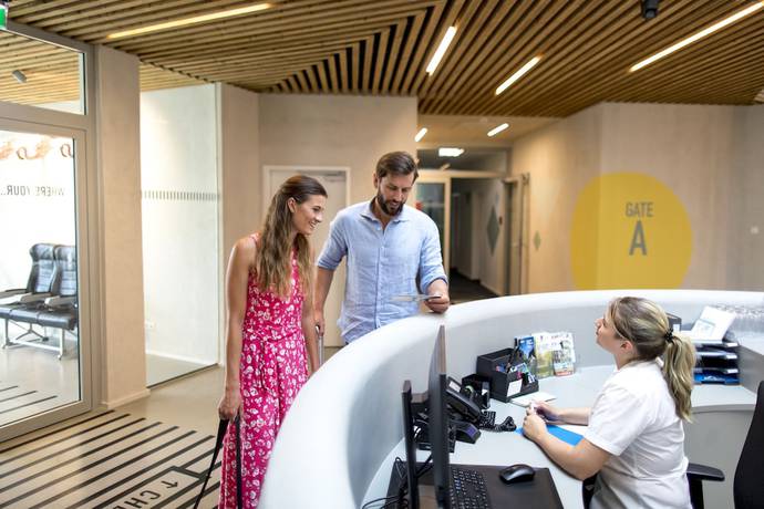 Imagen de los interiores del Hotel Airbase. Foto 16