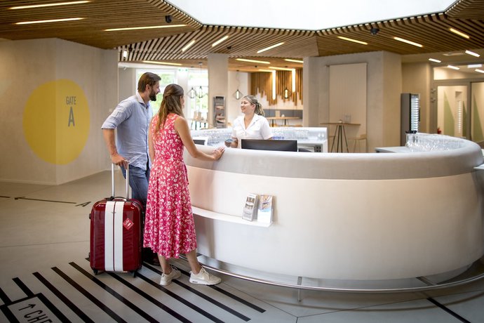 Imagen de los interiores del Hotel Airbase. Foto 17